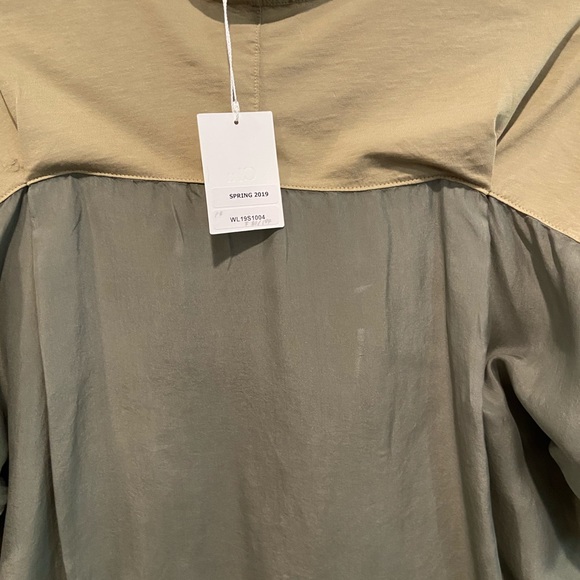 Clu pleated back t shirt. NWT. Small. Oversized - Picture 3 of 10